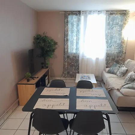 Apartment Chaleureux T3 Avec Style Et Confort Montluçon